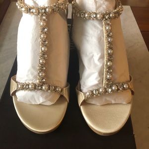 Badgley Mischka size 7.5 wedge Yadira sandal